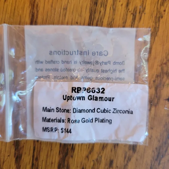 NEW bomb party ring uptown glamour - Picture 4 of 4